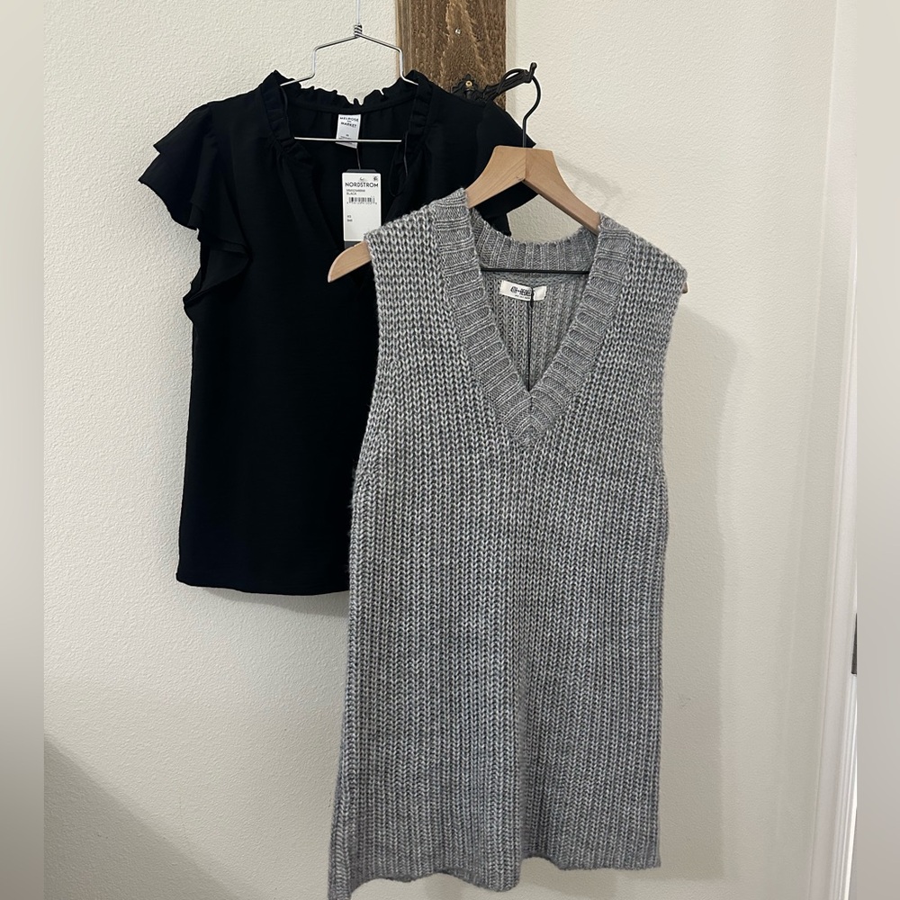Melrose and Market black top Gray Knit V-Neck vest 4th + reckless